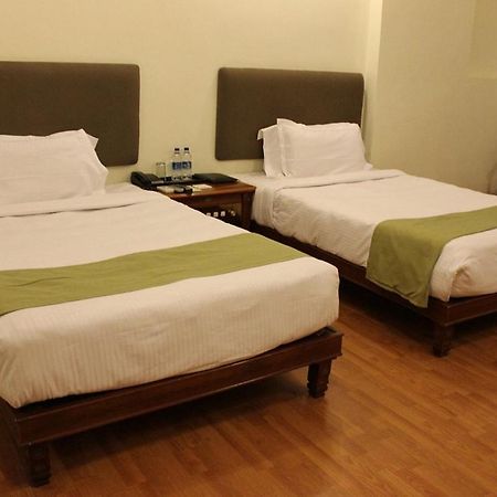 The Cent Hotel Hyderabad Eksteriør bilde