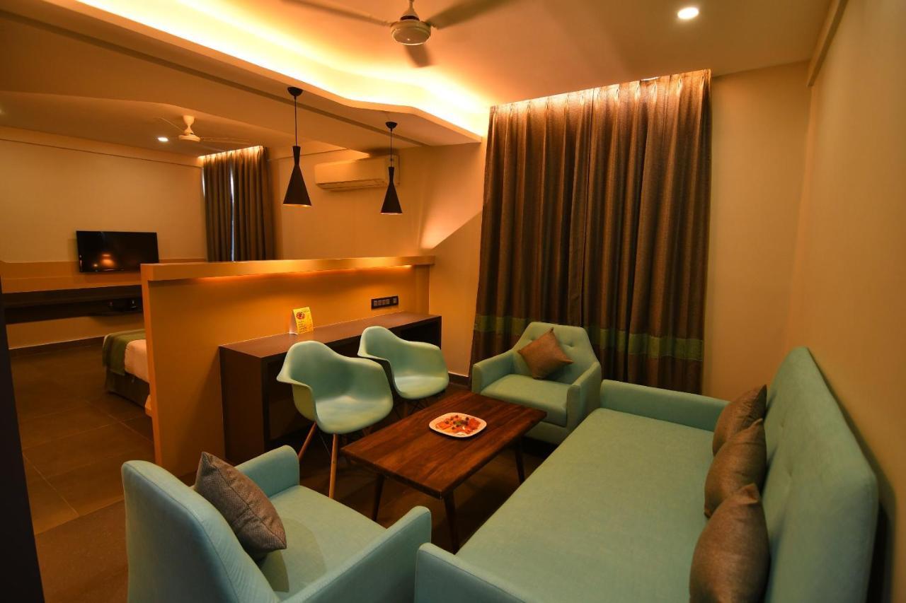 The Cent Hotel Hyderabad Eksteriør bilde