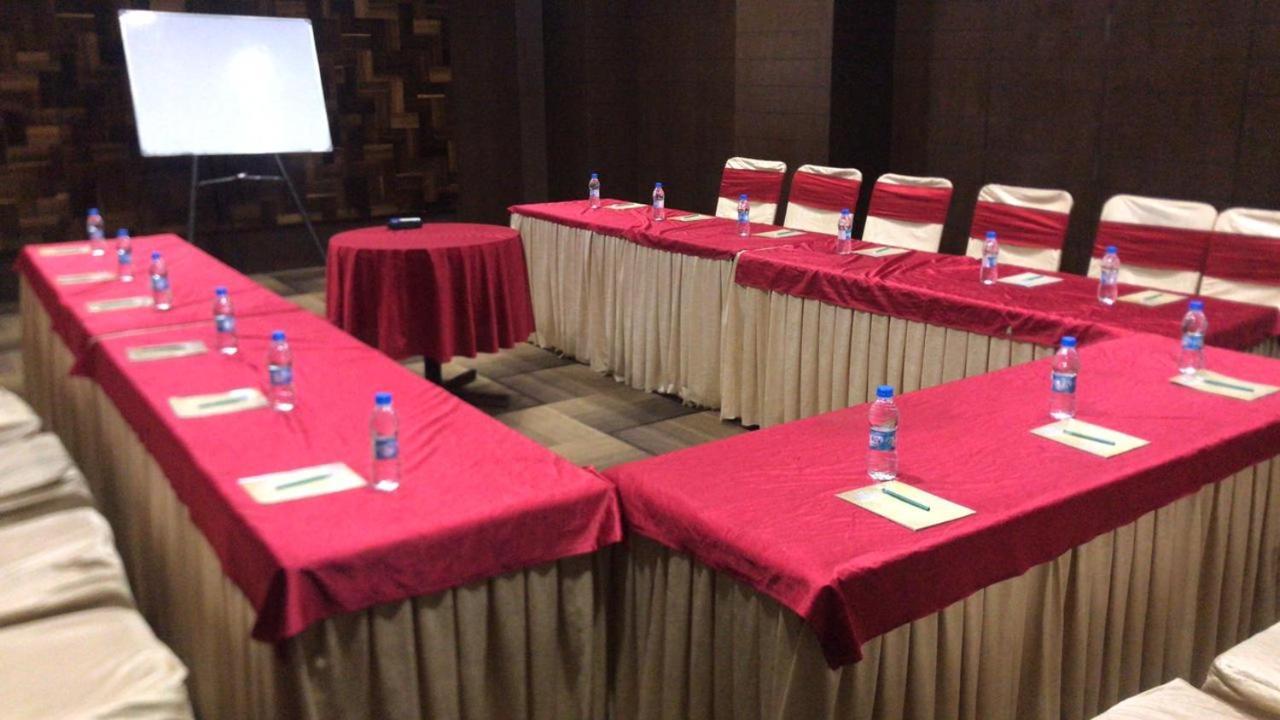 The Cent Hotel Hyderabad Eksteriør bilde